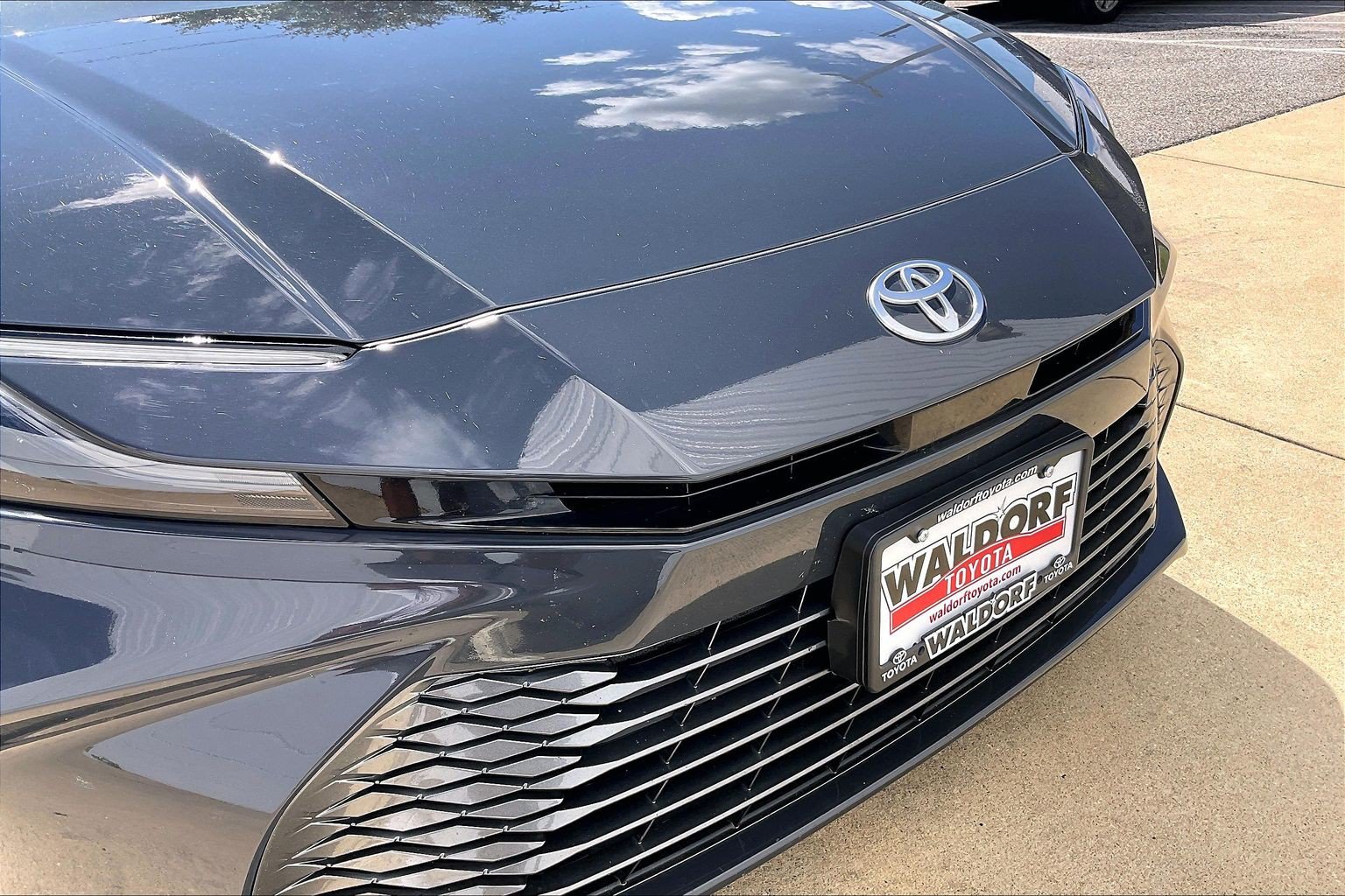 Used 2025 Toyota Camry XLE AWD/4WD image 35