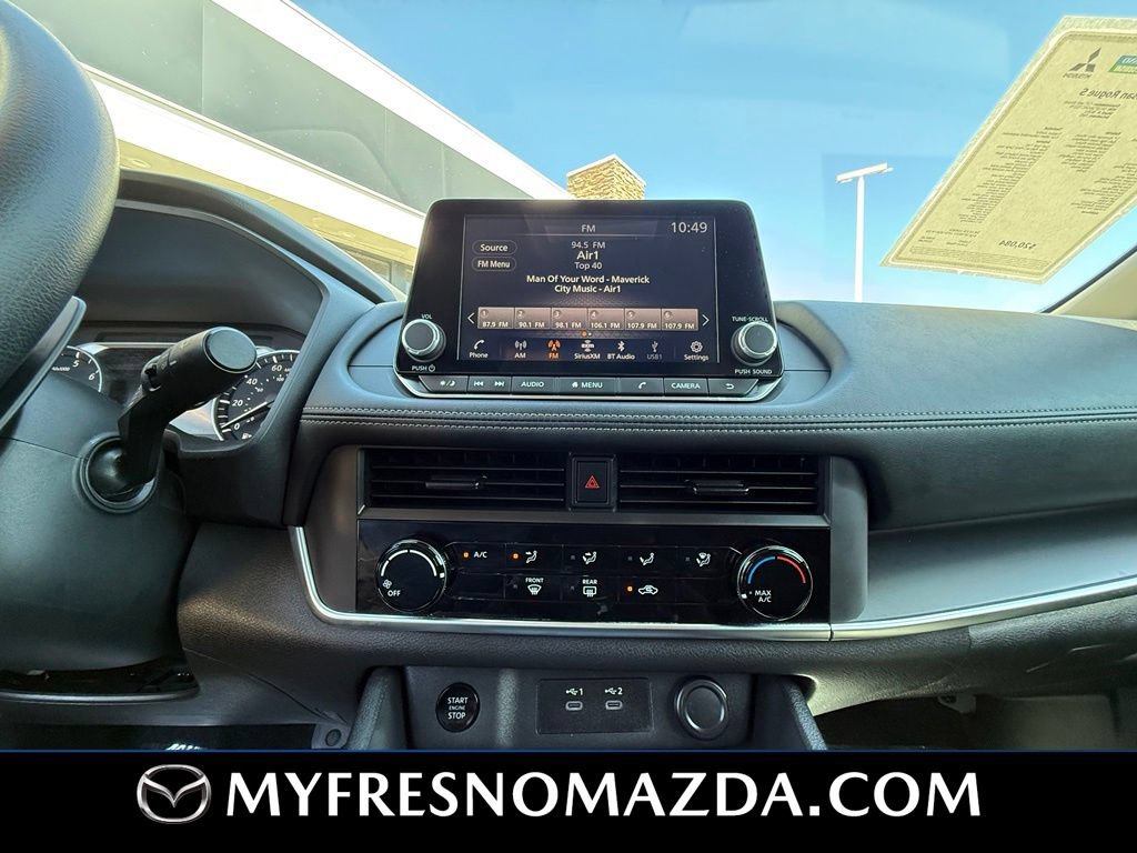Used 2024 Nissan Rogue S FWD image 23
