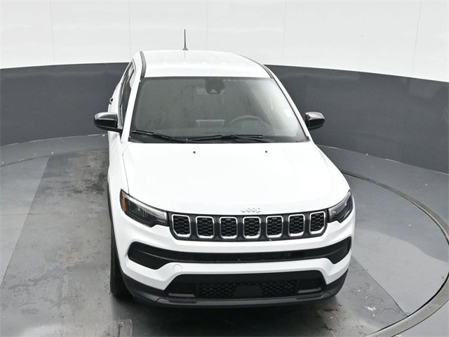 Used 2025 Jeep Compass Sport image 29