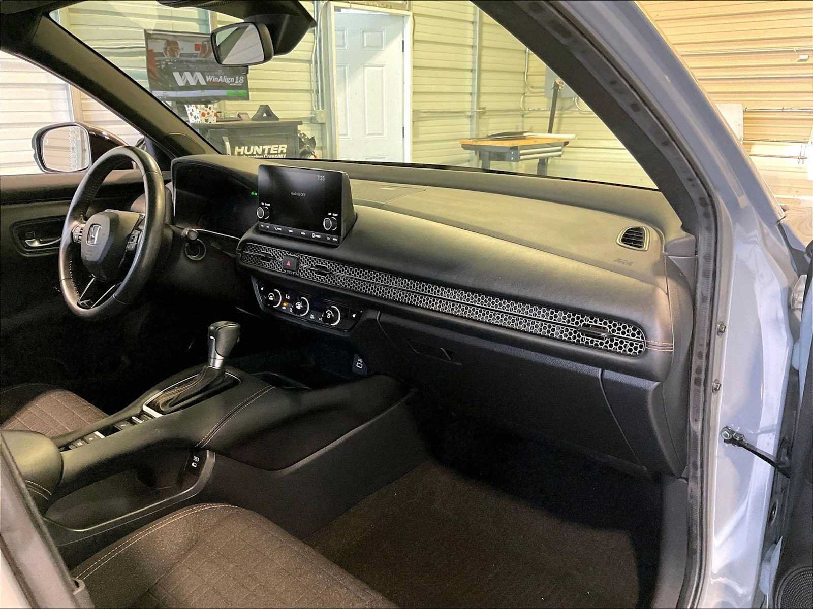 Used 2025 Honda HR-V Sport image 18