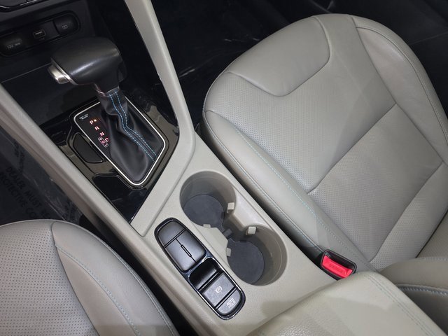 Used 2020 Kia Niro Touring image 24