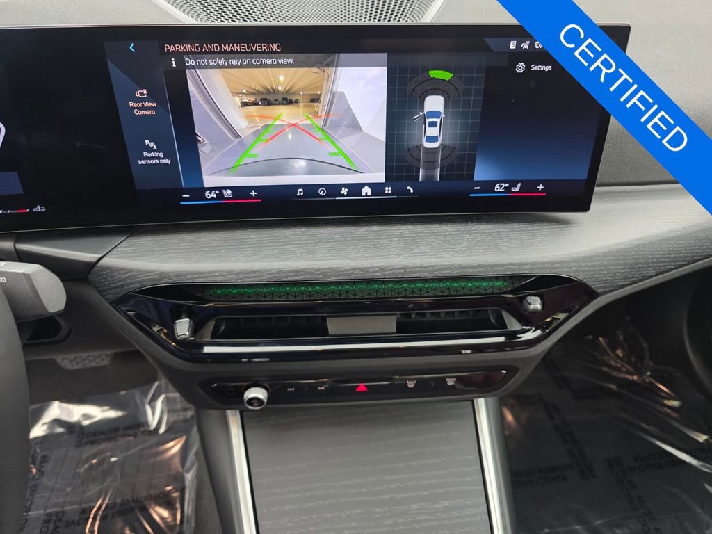 Certified 2025 BMW 330i Sedan w/ Convenience Package image 23