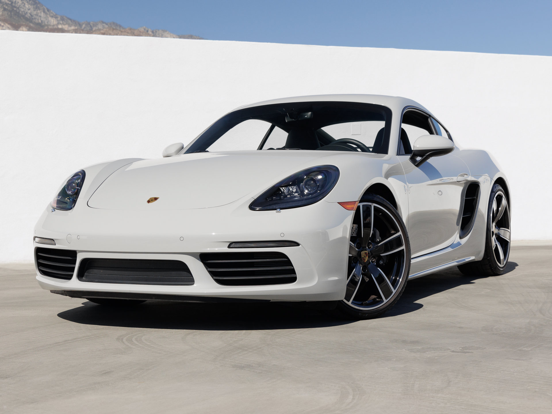 Certified 2025 Porsche 718 Cayman RWD image 1