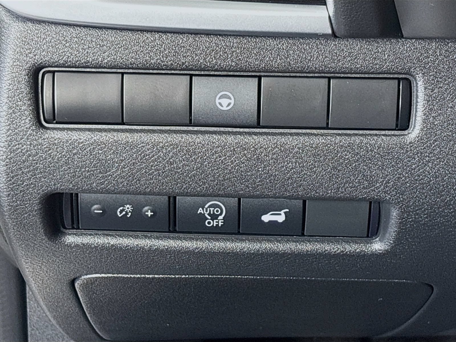 Used 2023 Nissan Rogue SL FWD image 10