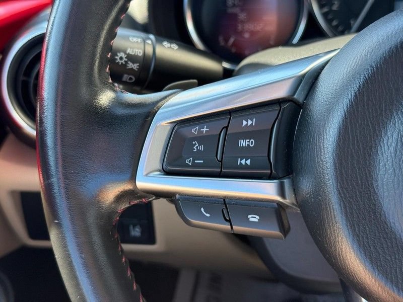 Used 2016 MAZDA MX-5 Miata Grand Touring RWD image 19