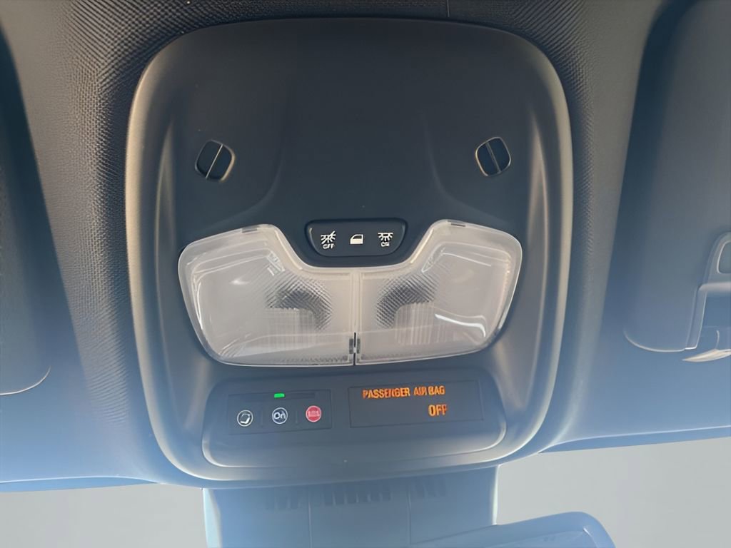 New 2025 GMC Canyon Elevation w/ Convenience Package image 34