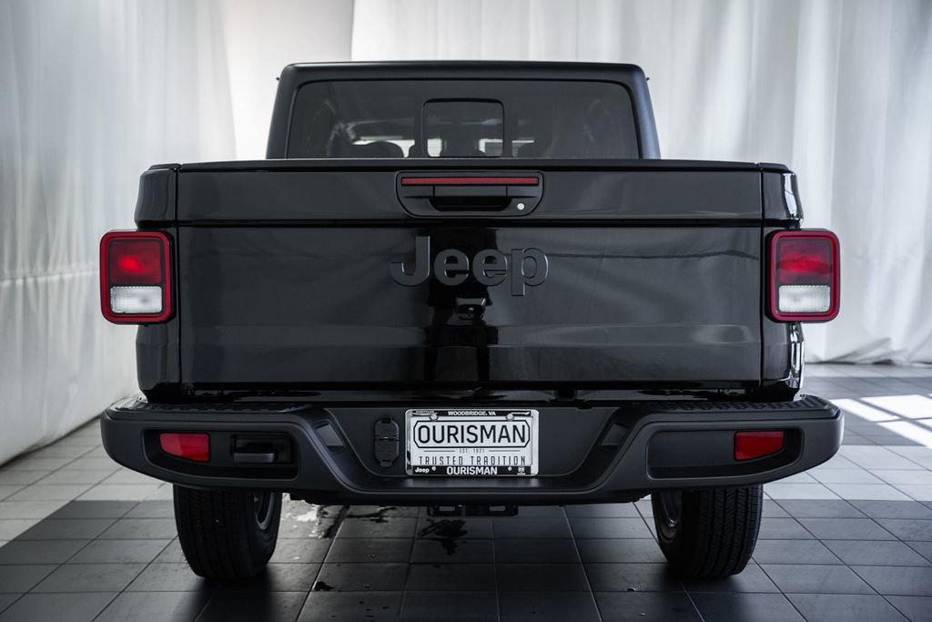 New 2025 Jeep Gladiator Sport image 5