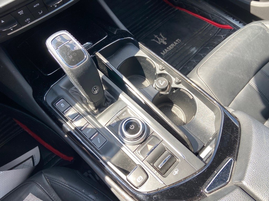 Used 2021 Maserati Levante GranSport image 27