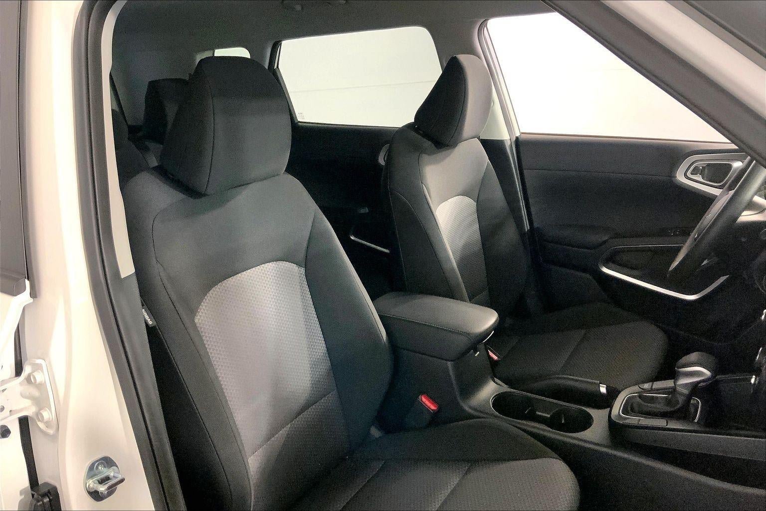 Certified 2025 Kia Soul LX FWD image 7