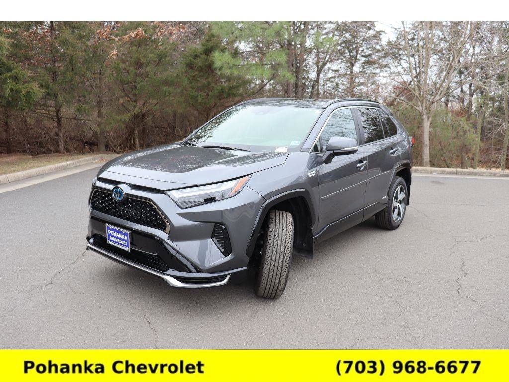 Used 2024 Toyota RAV4 SE image 3