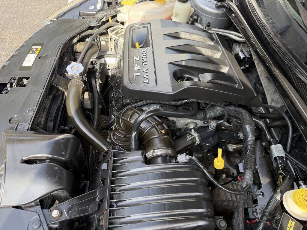 Used 2014 Dodge Avenger SE w/ Rallye Appearance Group FWD image 21