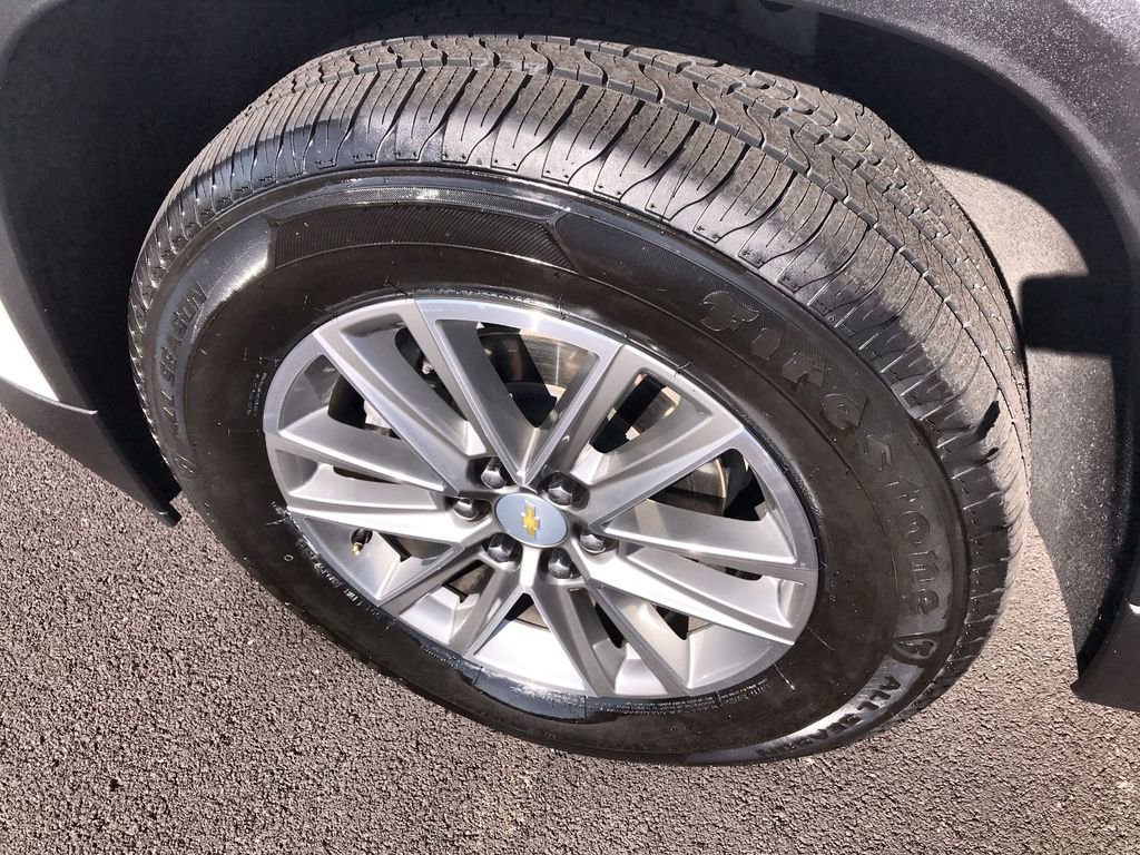 Used 2023 Chevrolet Traverse LT image 10