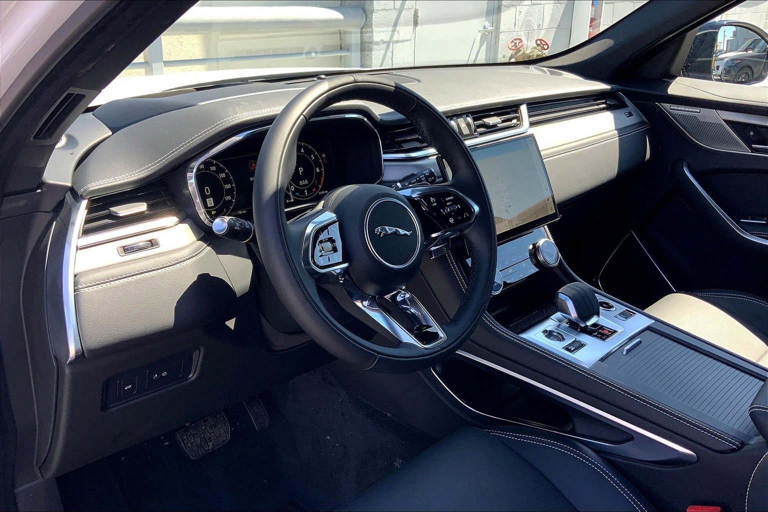 New 2026 Jaguar F-PACE R-Dynamic S image 4