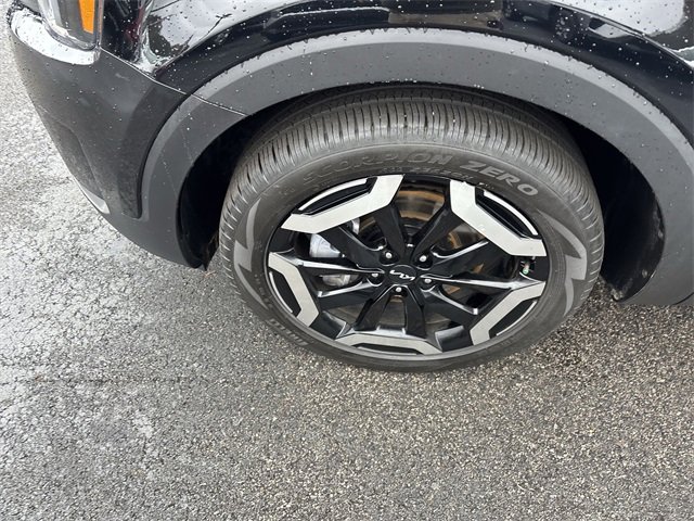 Used 2025 Kia Telluride EX image 11