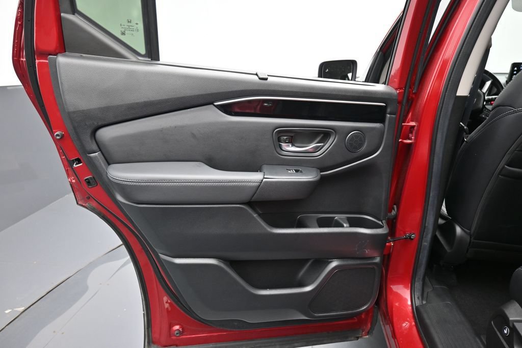 Used 2025 Honda Pilot EX-L image 25
