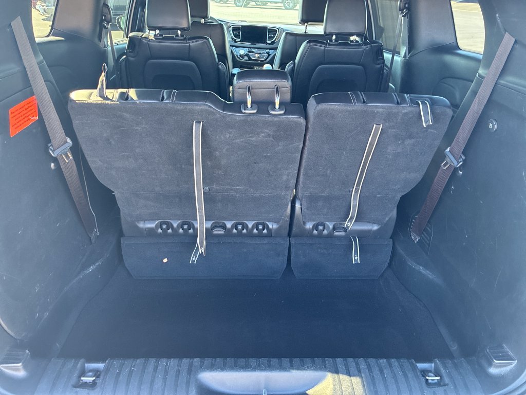Used 2025 Chrysler Pacifica Select FWD image 20