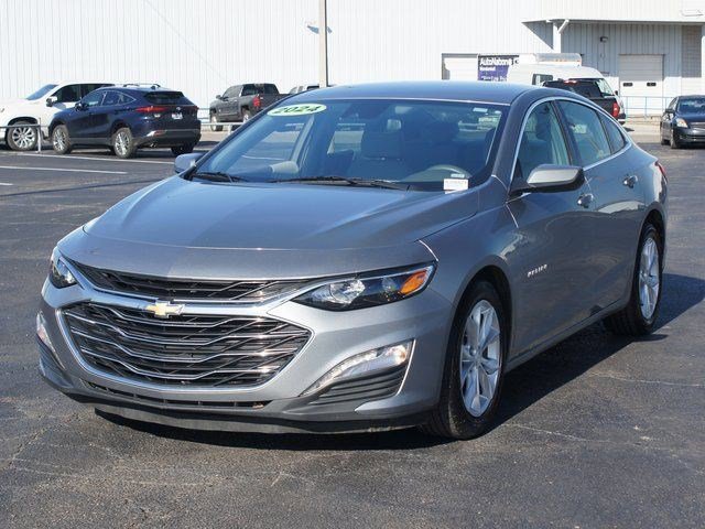 Used 2024 Chevrolet Malibu LT image 2