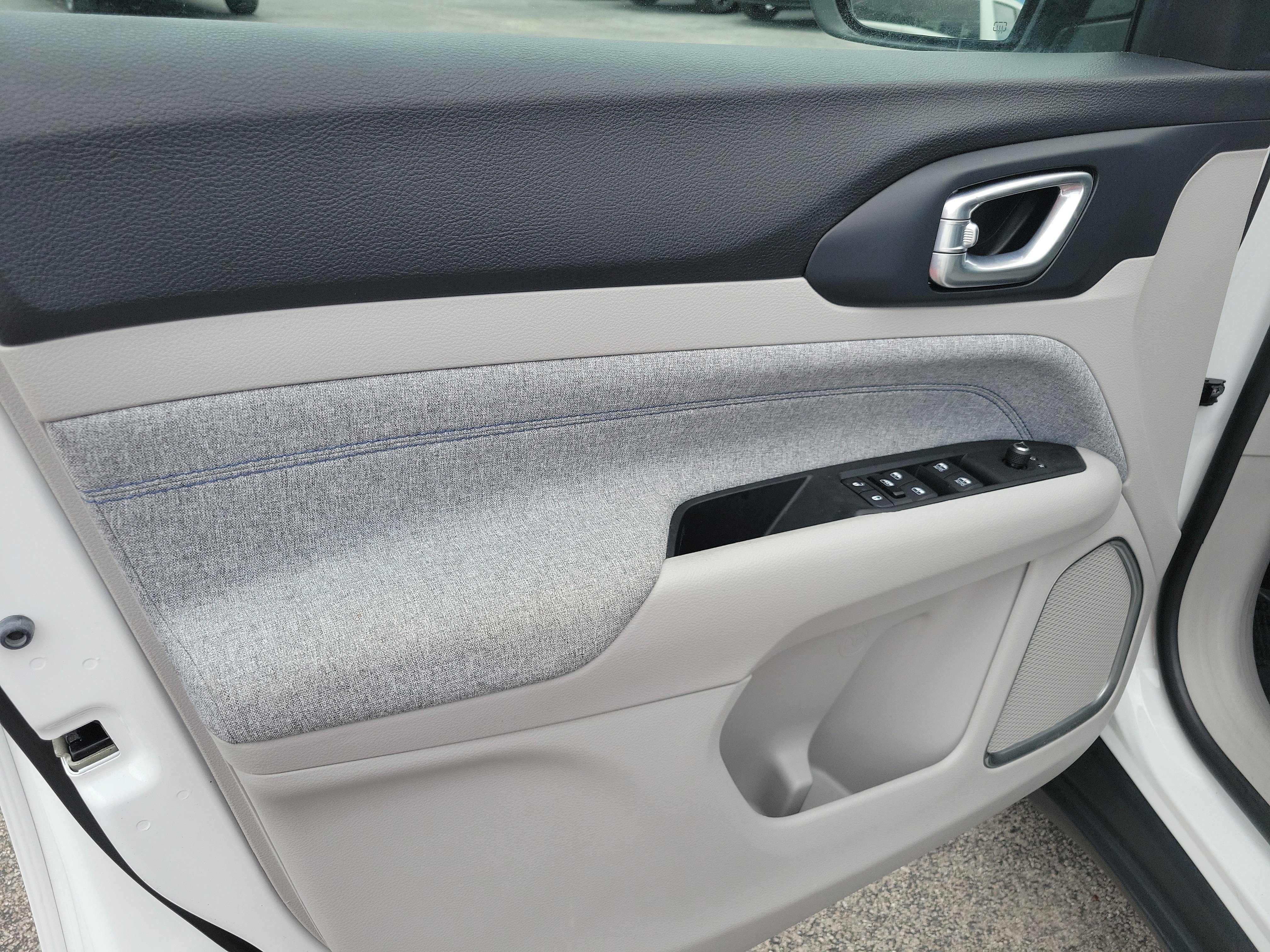 Used 2022 Jeep Compass Latitude w/ Convenience Group image 24