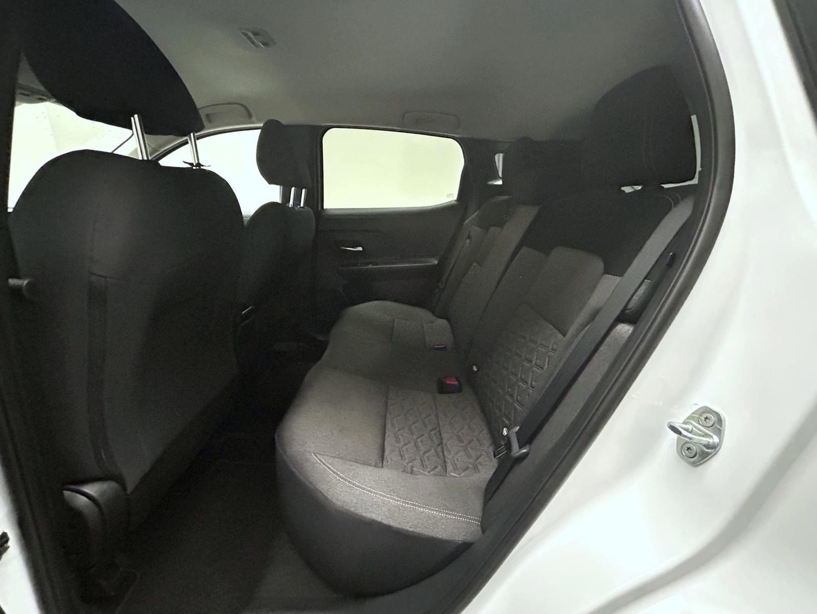 Used 2025 Nissan Kicks SV image 19