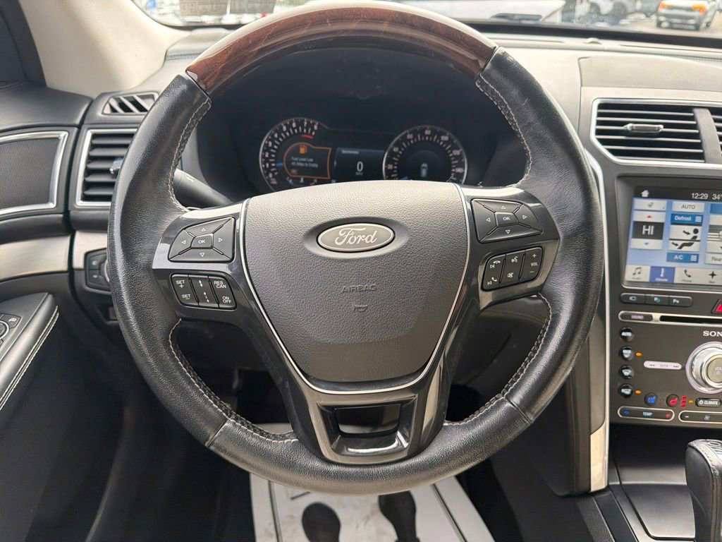Used 2017 Ford Explorer Platinum image 15