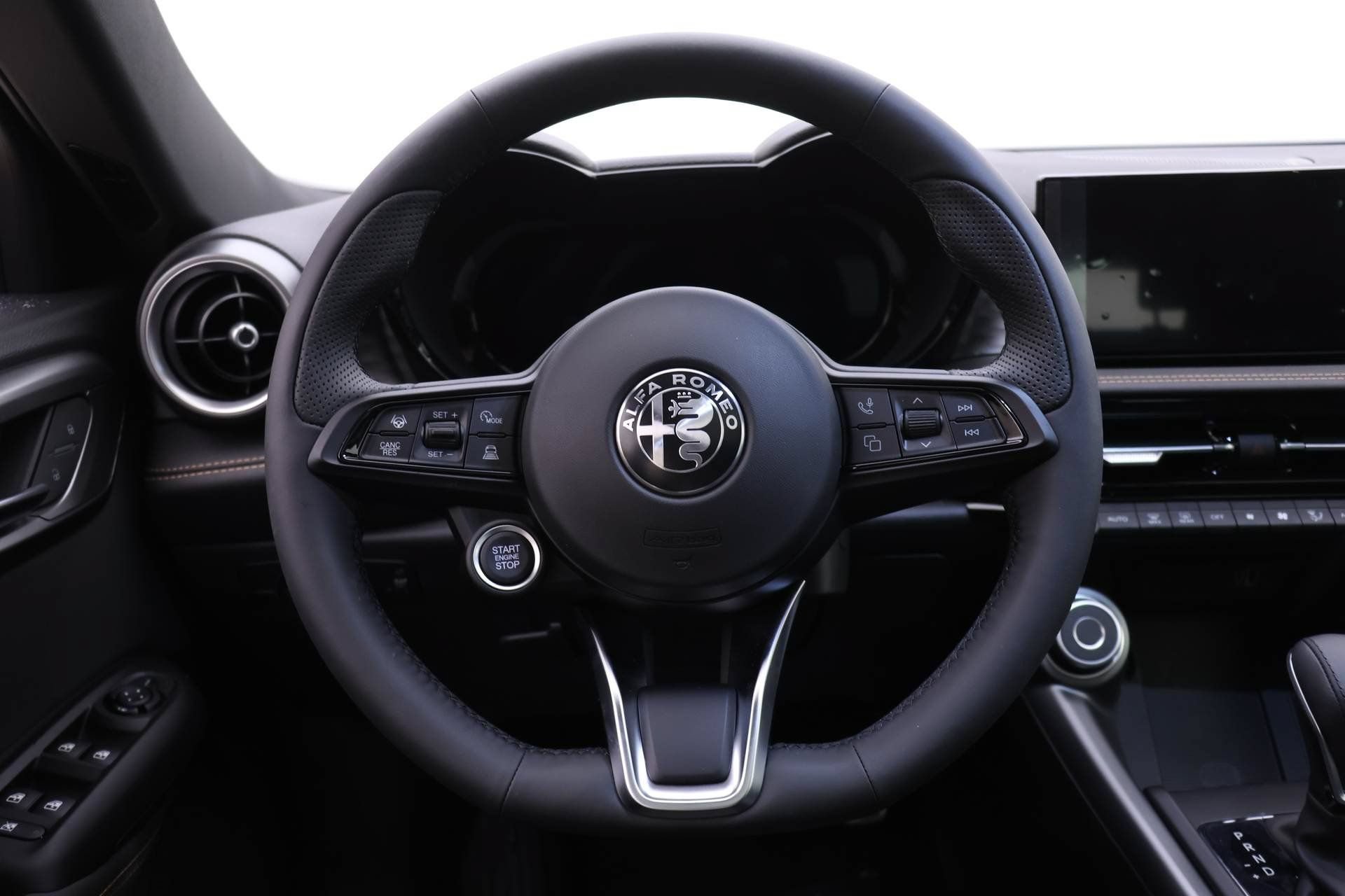 New 2025 Alfa Romeo Tonale w/ Premium Package AWD/4WD image 14