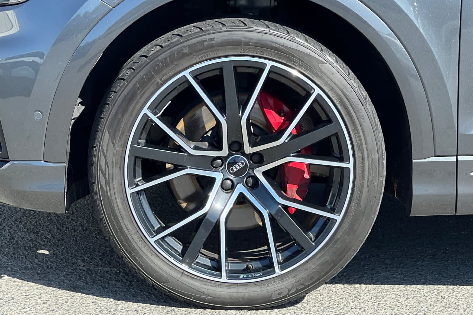 Used 2019 Audi Q8 Premium Plus w/ Premium Plus AWD/4WD image 28