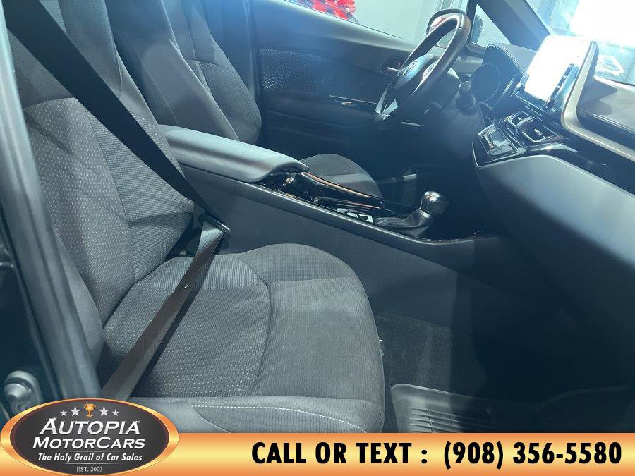 Used 2019 Toyota C-HR XLE FWD image 12