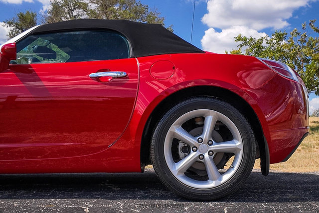 Used 2009 Saturn Sky w/ Premium Trim Package RWD image 5