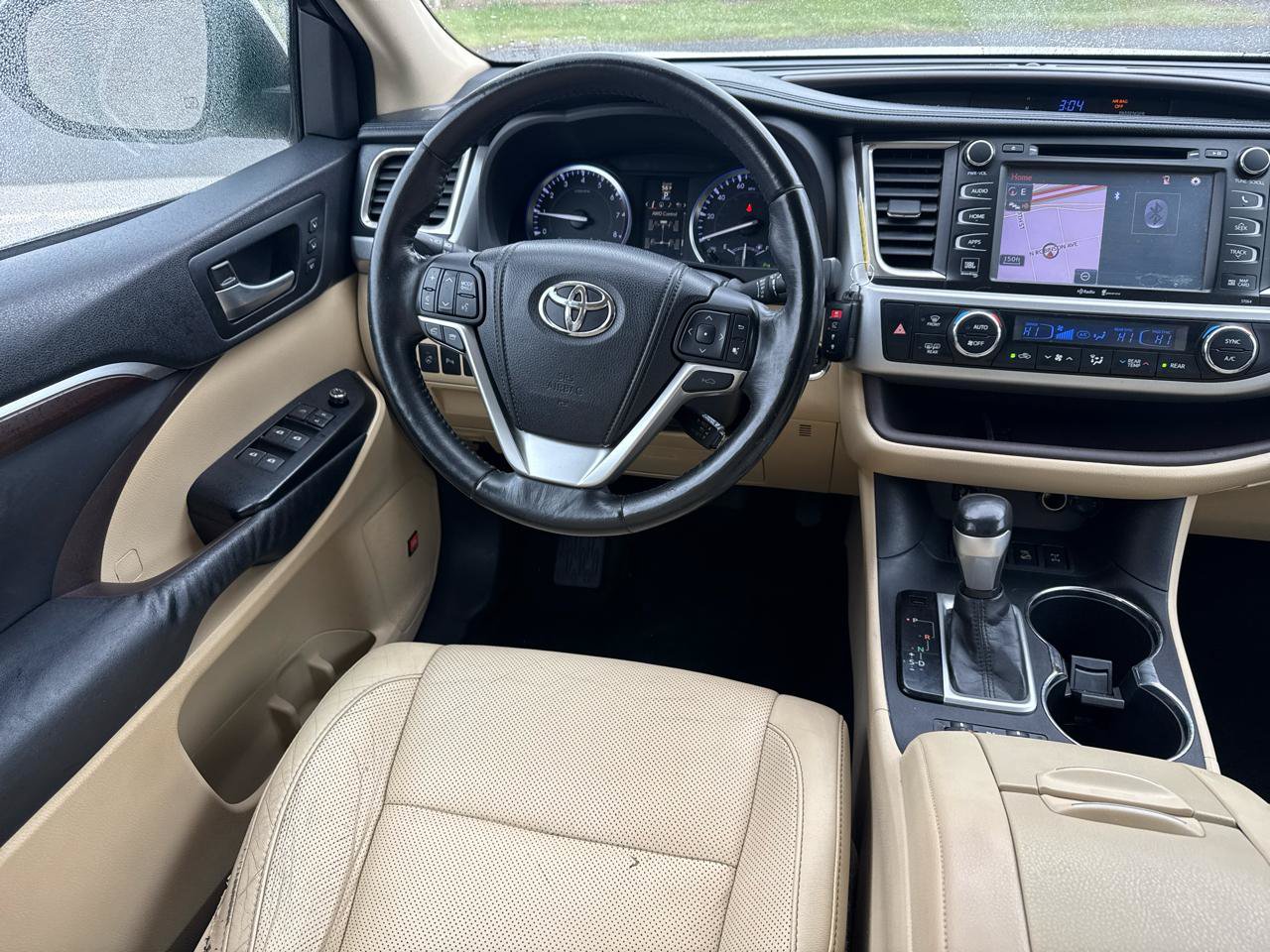Used 2014 Toyota Highlander Limited Platinum AWD/4WD image 37