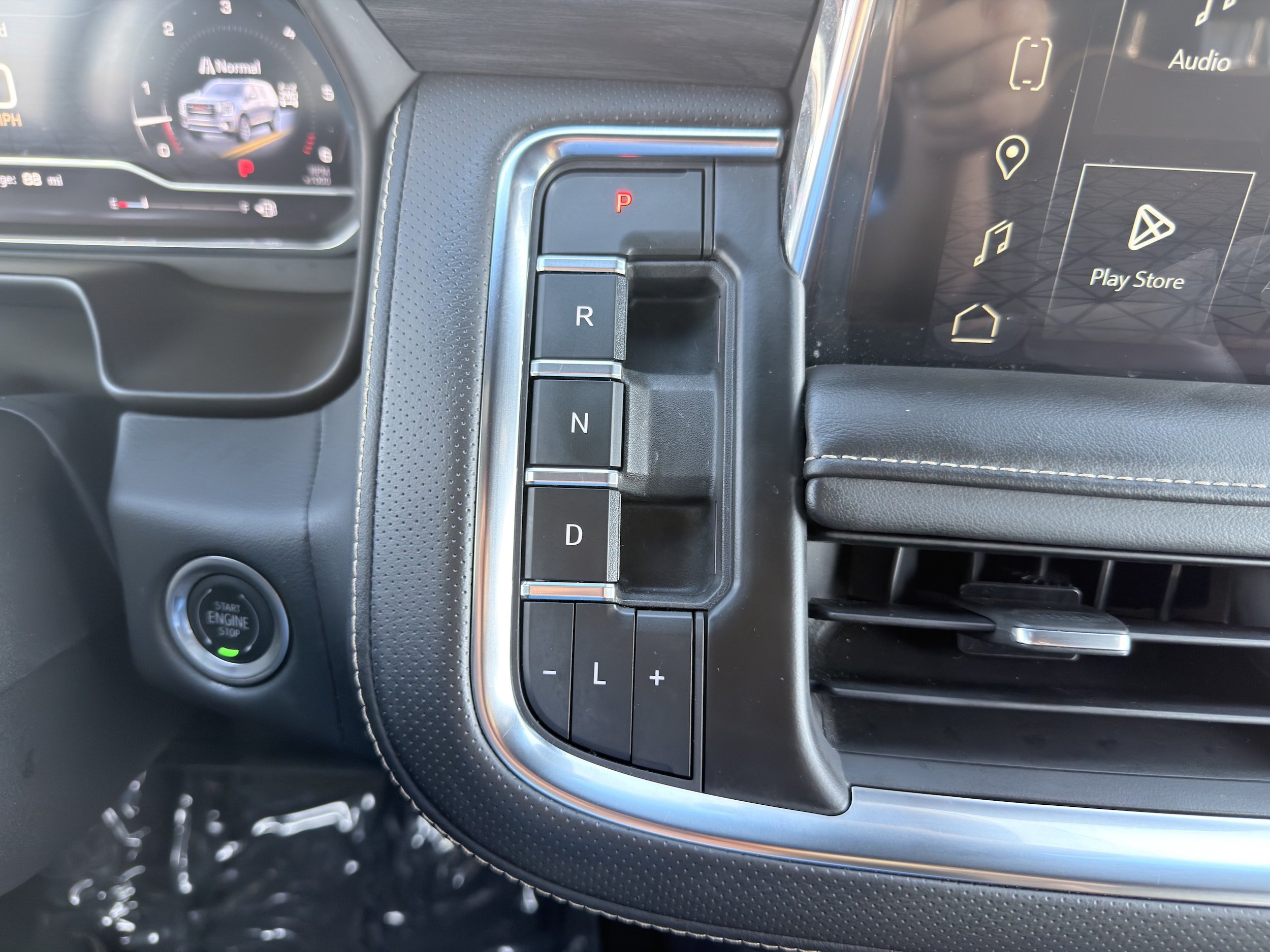 Used 2023 GMC Yukon SLT w/ SLT Luxury Package AWD/4WD image 37