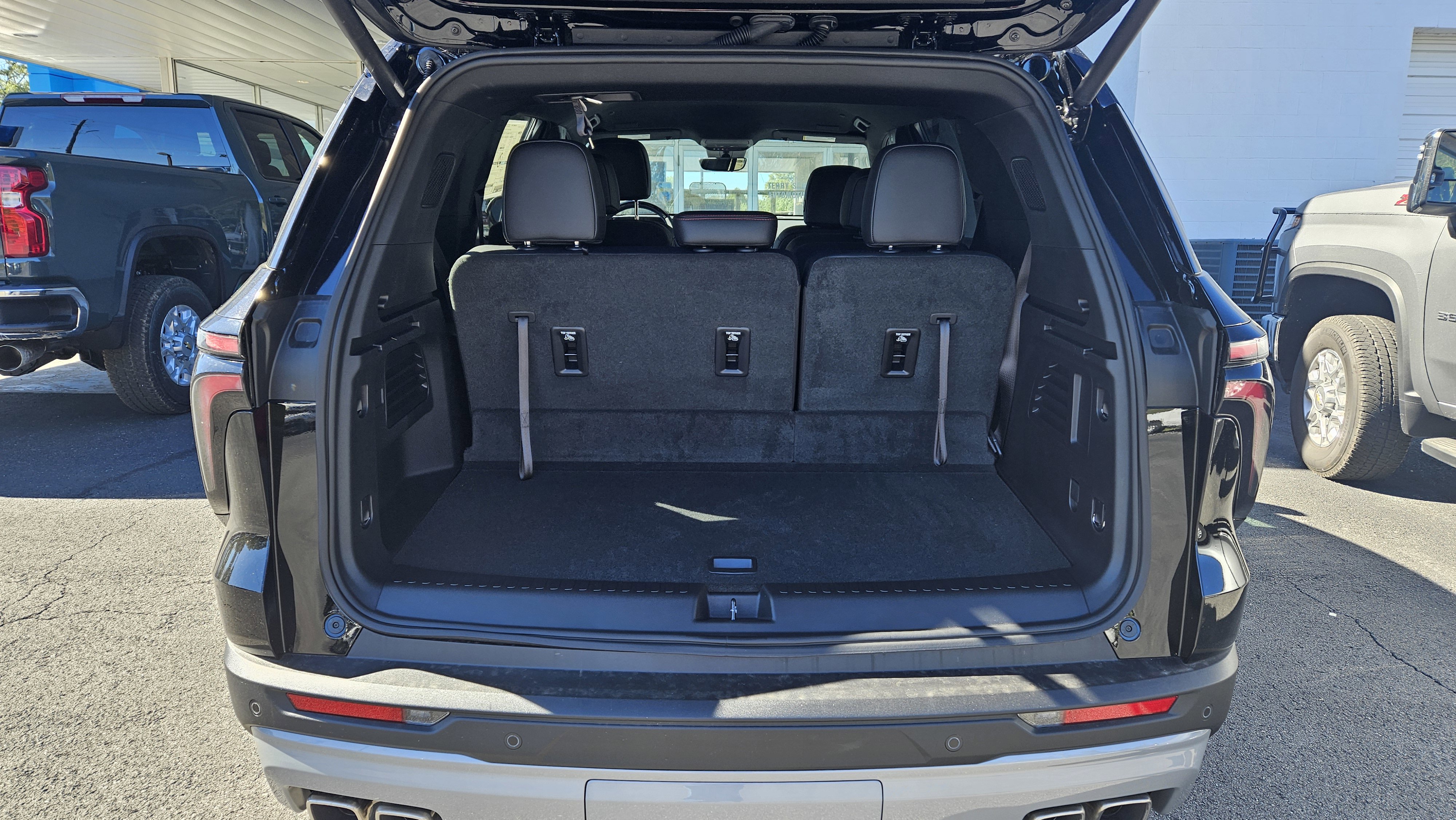 New 2026 Chevrolet Traverse Z71 w/ Enhanced Driving Package image 8