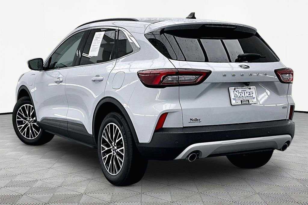 Certified 2025 Ford Escape SE FWD image 13