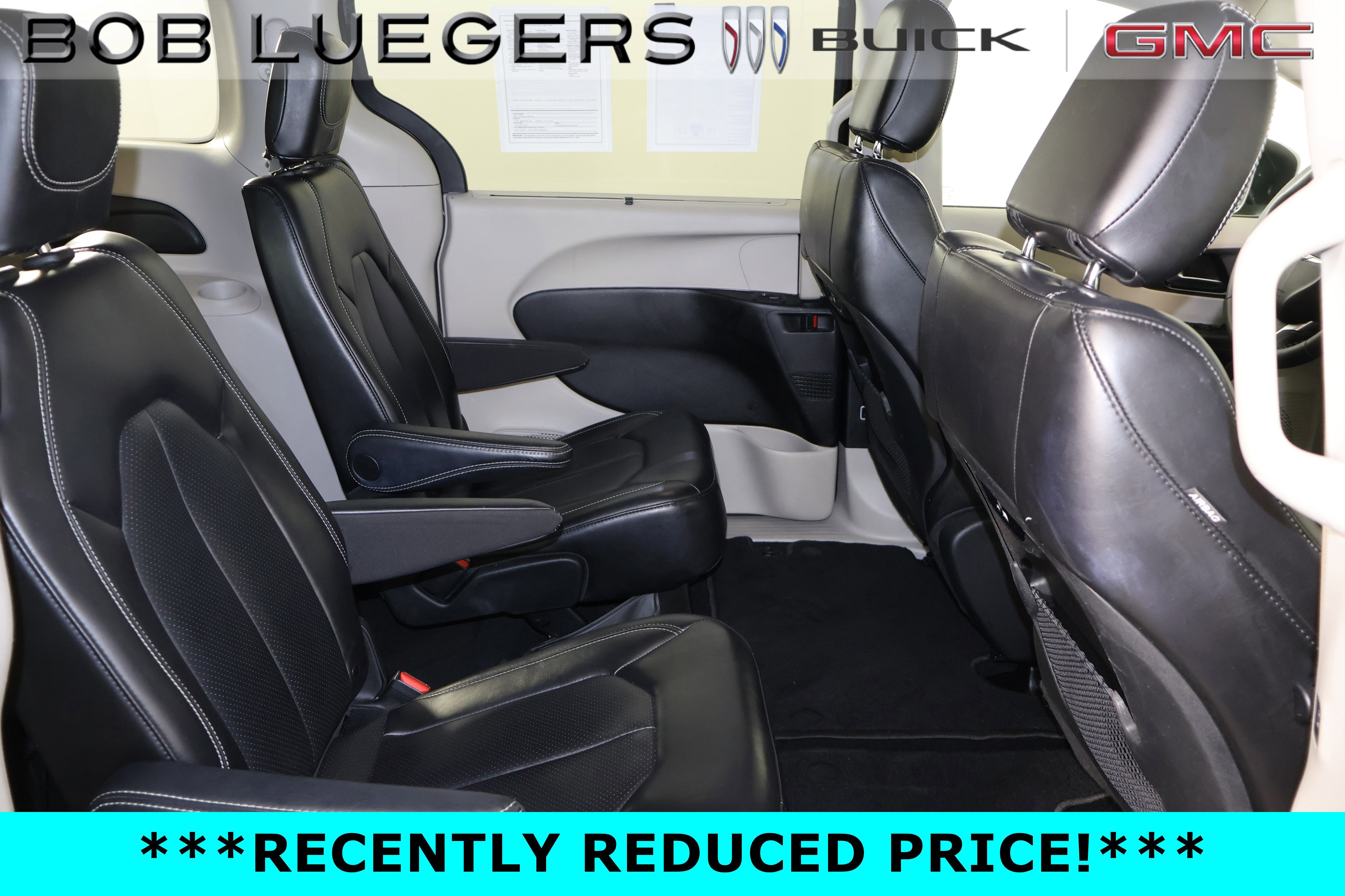 Used 2023 Chrysler Pacifica Touring-L FWD image 13