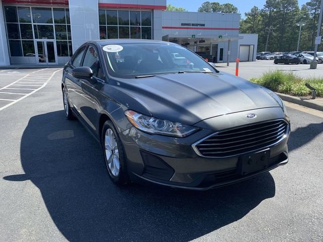 Used 2019 Ford Fusion SE FWD image 2