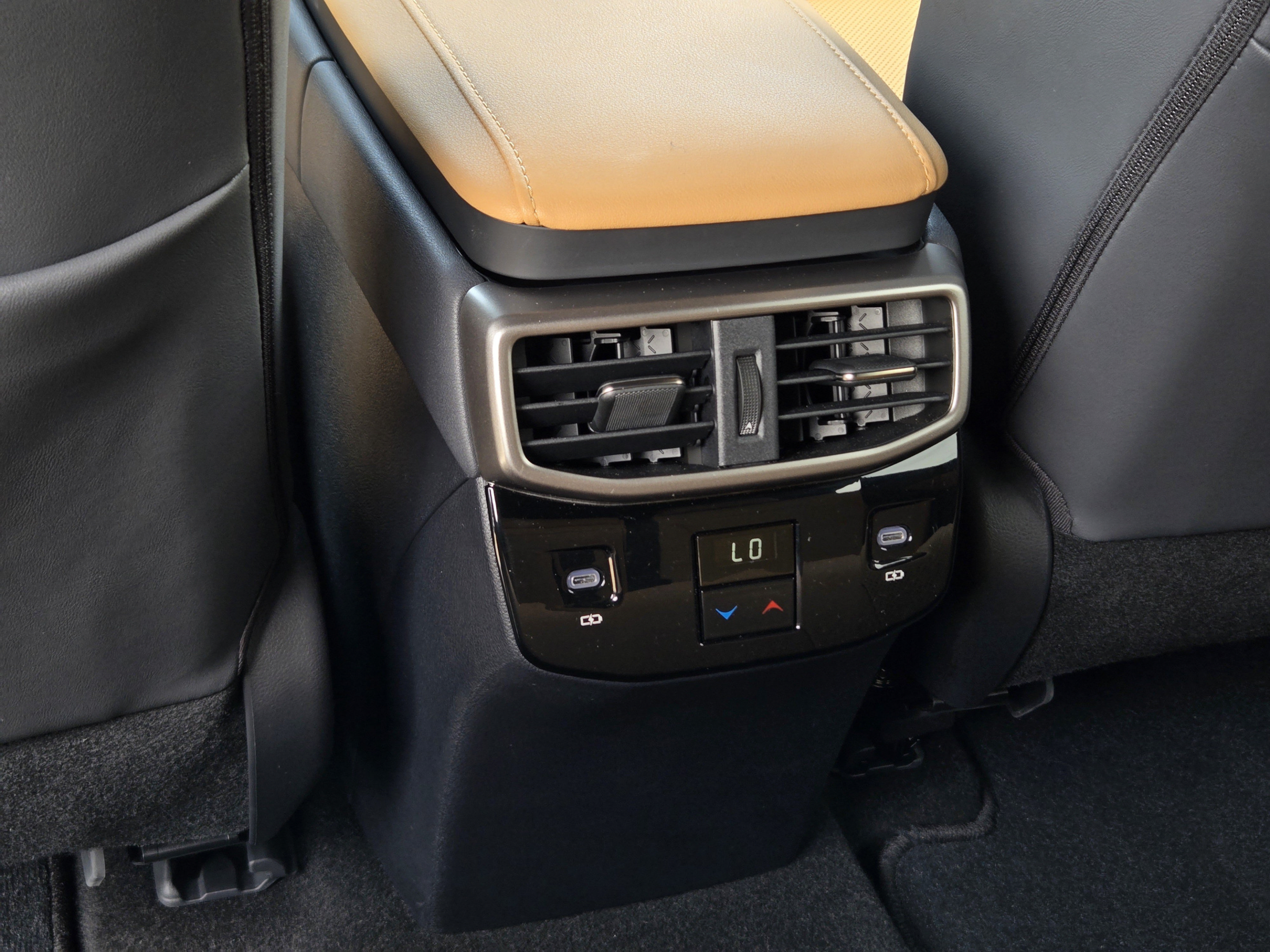 Used 2025 Lexus RX 350 Premium w/ Accessory Package (Z1) FWD image 27