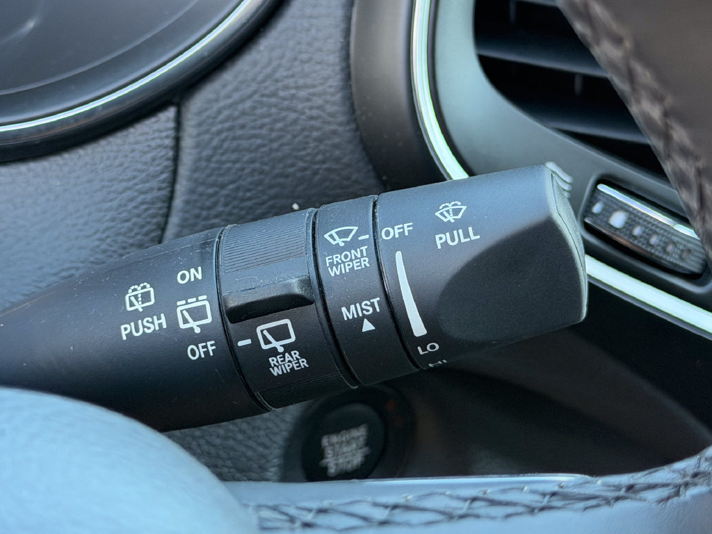 Used 2020 Jeep Cherokee Latitude Plus w/ Cold Weather Group AWD/4WD image 34