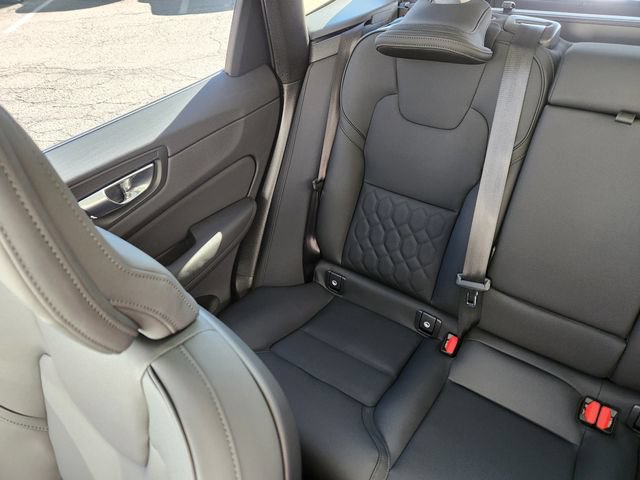 New 2026 Volvo XC60 B5 Plus w/ Climate Package AWD/4WD image 12