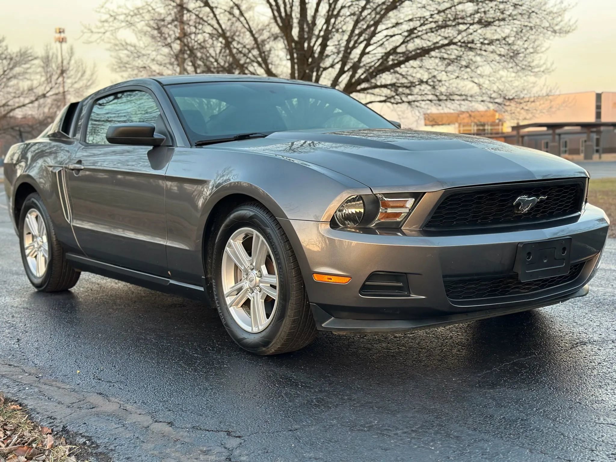 Used 2011 Ford Mustang Coupe image 3