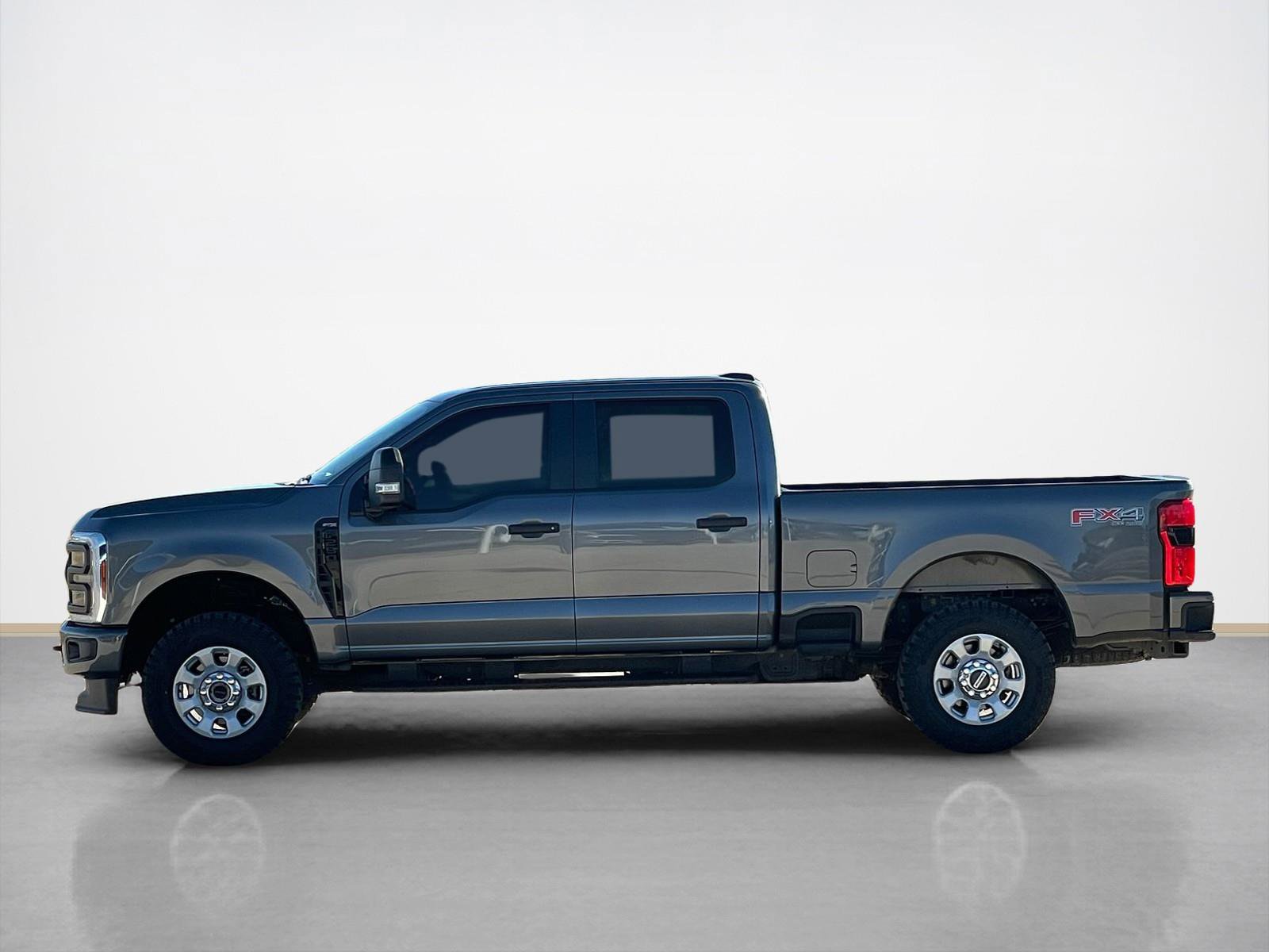 Used 2024 Ford F250 XL w/ STX Appearance Package image 4