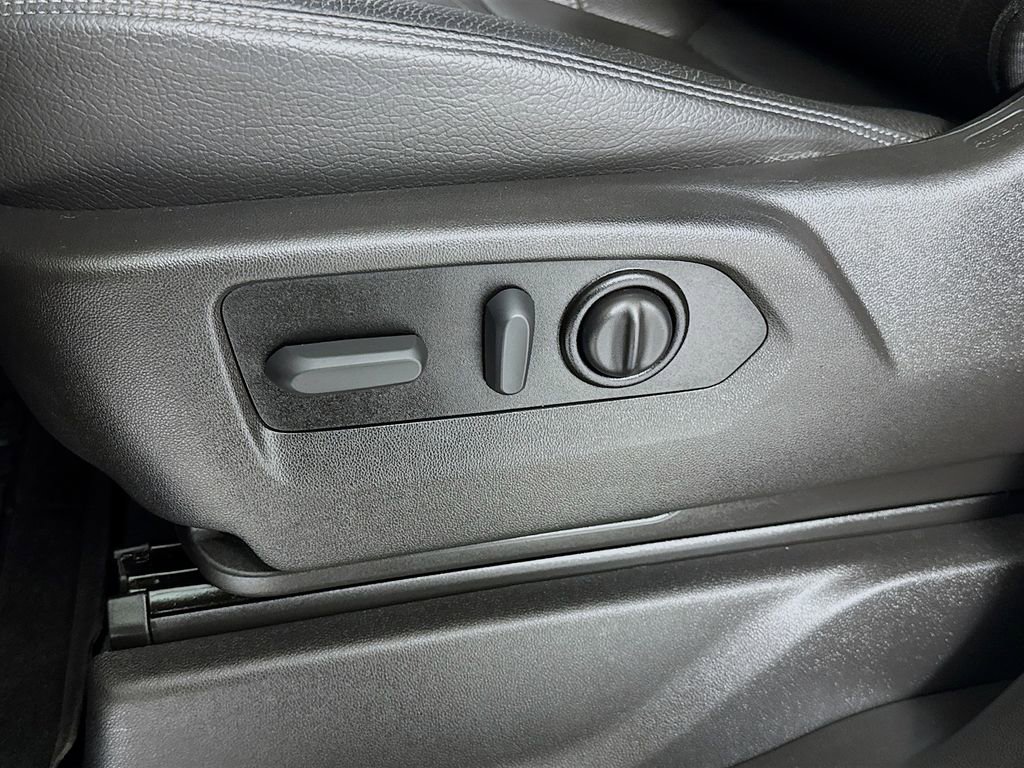 Used 2022 GMC Sierra 3500 Denali w/ Denali Ultimate Package image 18