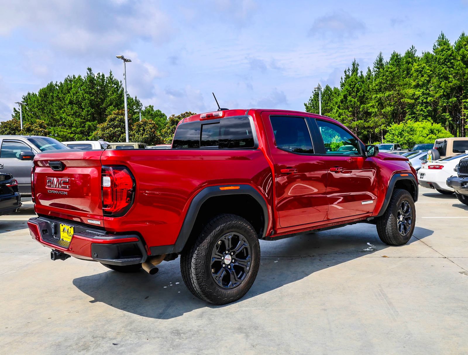Used 2024 GMC Canyon Elevation w/ Elevation Premium Package RWD image 10