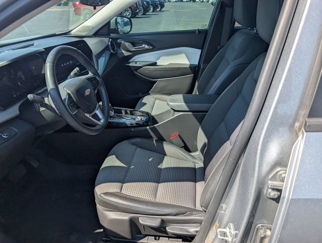 Used 2024 Chevrolet Trax LT w/ Driver Confidence Package FWD image 14