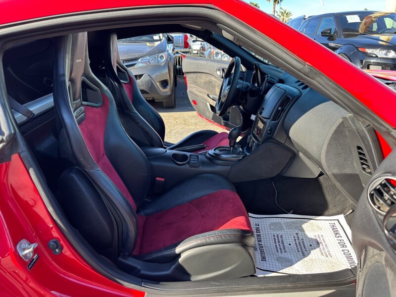 Used 2017 Nissan 370Z NISMO RWD image 9