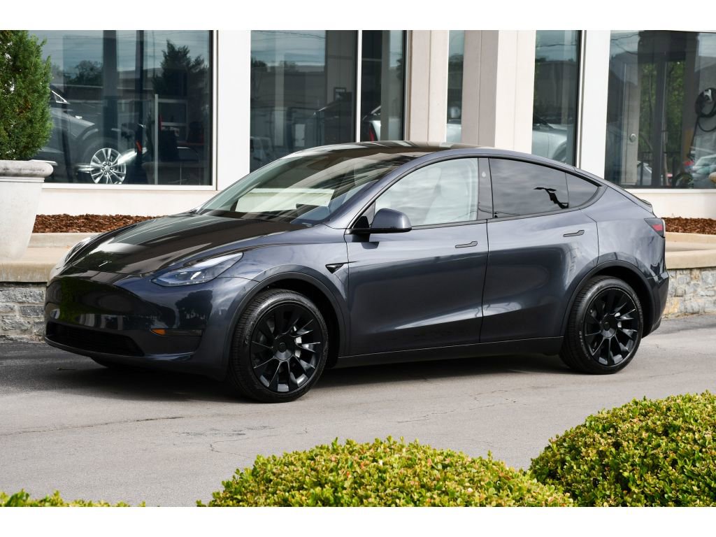 Used 2024 Tesla Model Y Long Range AWD/4WD image 8