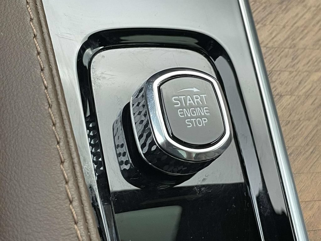 Used 2024 Volvo XC90 T8 Plus w/ Protection Package AWD/4WD image 37