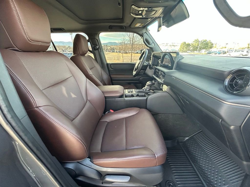 Used 2025 Toyota Land Cruiser image 34