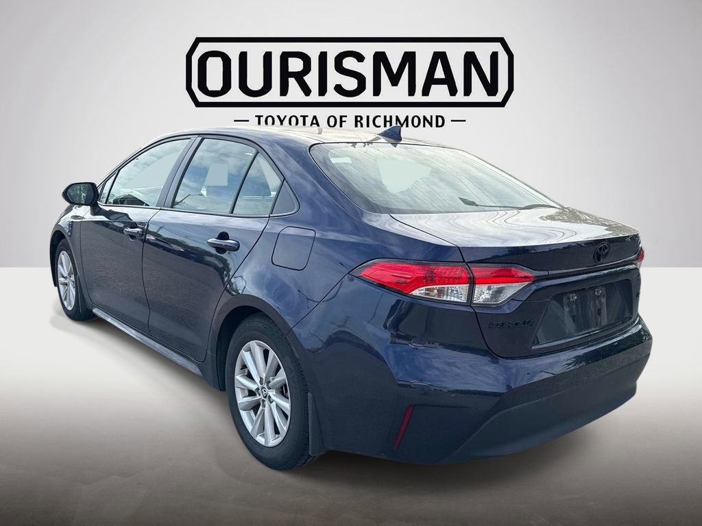 Used 2023 Toyota Corolla LE w/ LE Convenience Package image 5