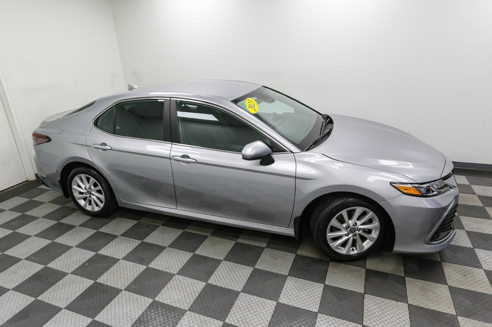 Used 2023 Toyota Camry LE FWD image 5