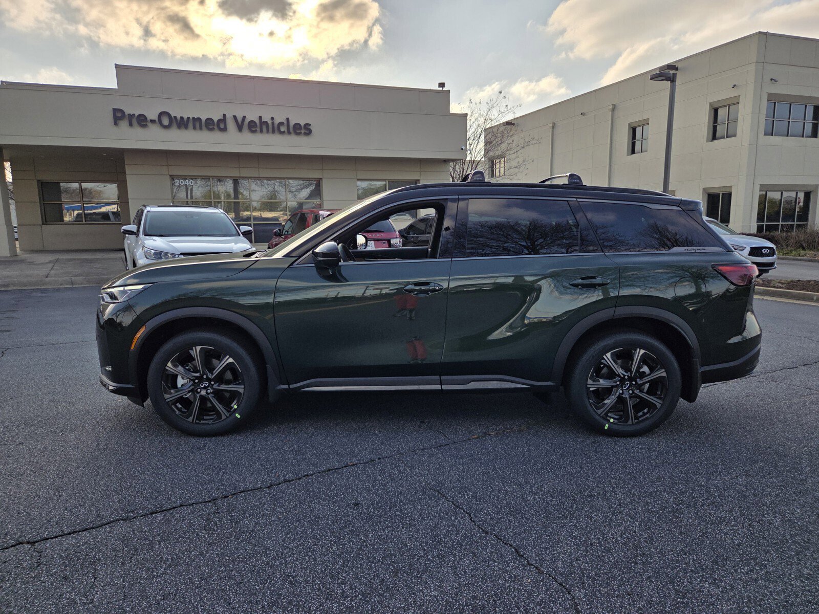 New 2026 INFINITI QX60 Autograph w/ Dark Cargo Package image 9