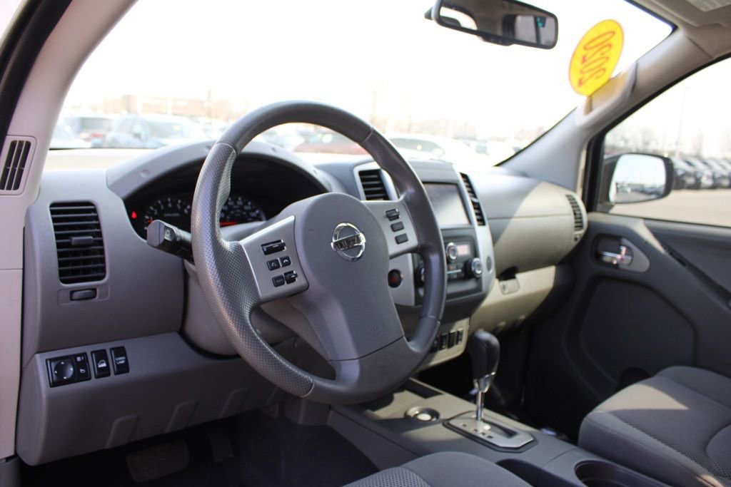 Used 2020 Nissan Frontier SV w/ Midnight Edition Floor Mats image 17